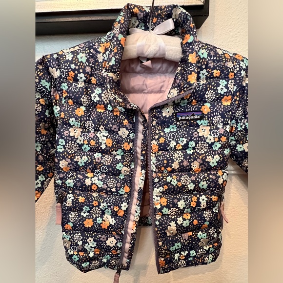 Patagonia floral puffy jacket, Size 3T - Picture 2 of 4